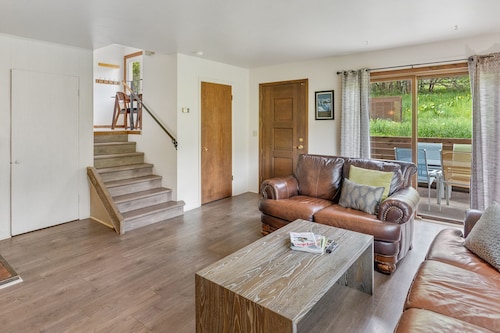 Peaceful Mountain Getaway - Dog Considered - Close to Ski Area - Quiet Location