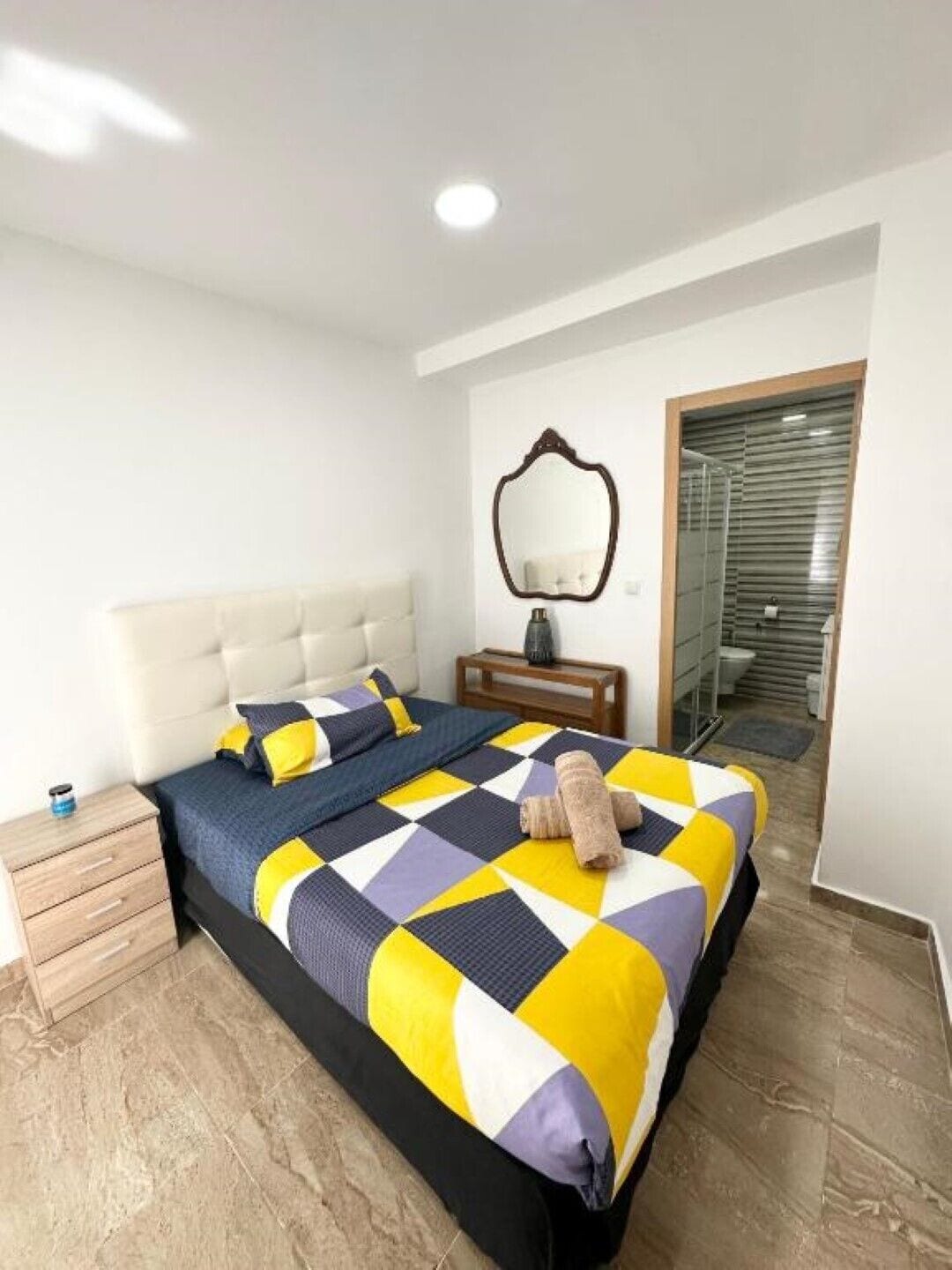 1 dormitorio, tabla de planchar con plancha, cuna de viaje y wifi gratis