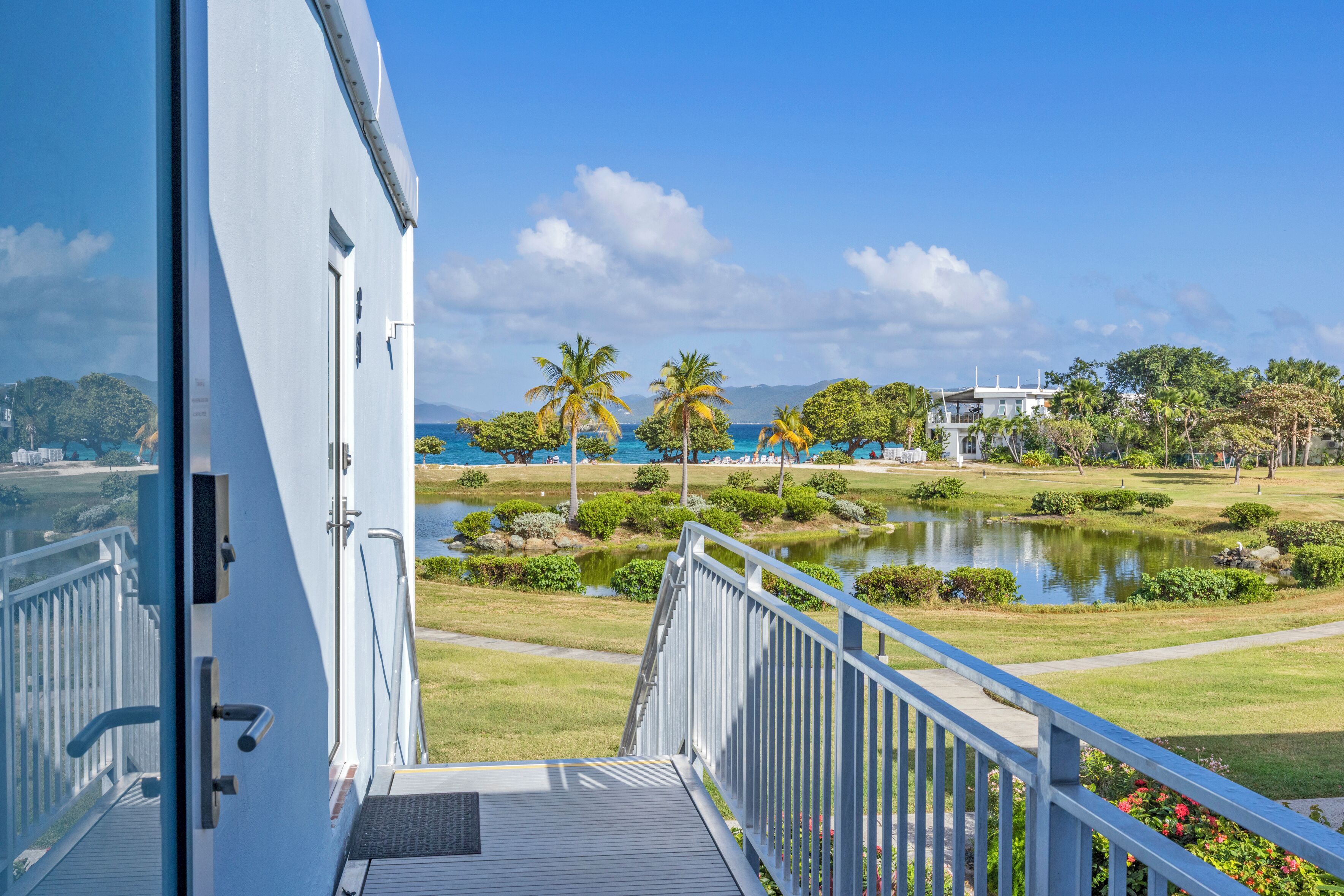 المنطقة المحيطة بالمنشأة