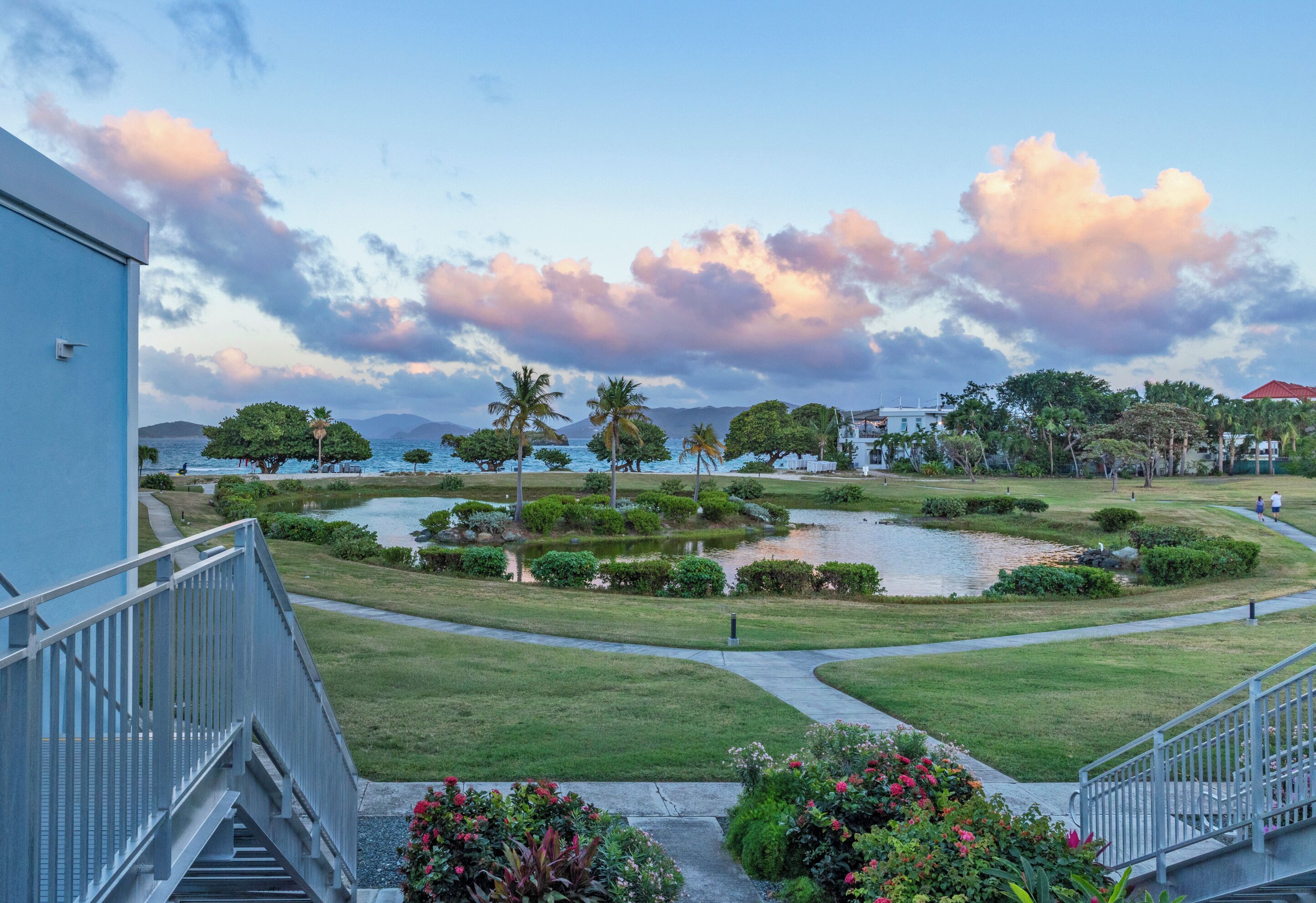 المنطقة المحيطة بالمنشأة