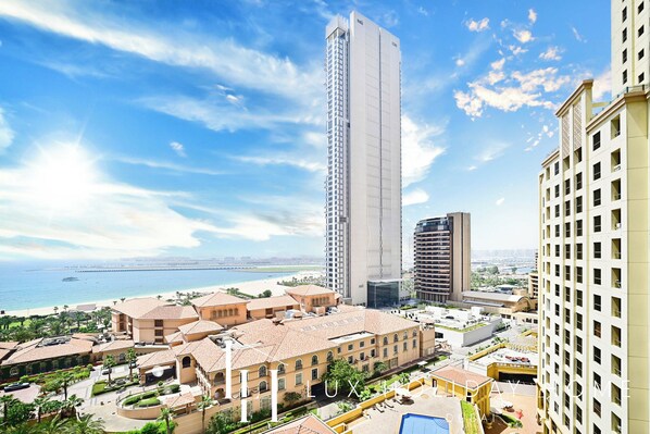 Thành phố nhìn từ nơi lưu trú