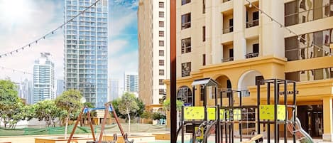 Children’s play area – outdoor