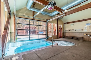 A heated pool - 3 blocks to Main, Ski or Hike In/Out (Breckenridge)