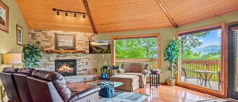 Smart TV y chimenea
