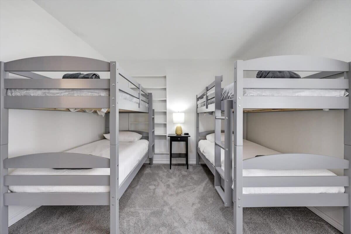 4 soveværelser, skrivebord, strygejern/strygebræt, Wi-Fi