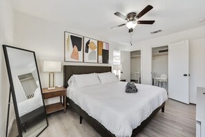 4 bedrooms, desk, iron/ironing board, WiFi