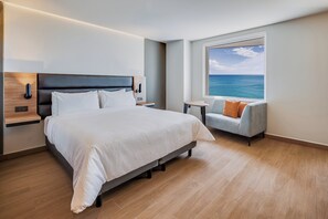 Junior Suite, 1 King Bed