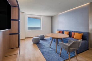 Junior Suite, 1 King Bed