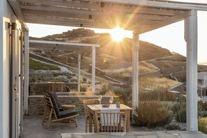 Deluxe Suite | Premium bedding, soundproofing, free WiFi, bed sheets - Stimata (Kithnos)