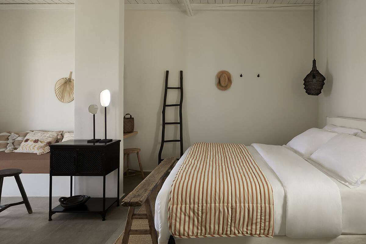 2 bedrooms, premium bedding, soundproofing, free WiFi
