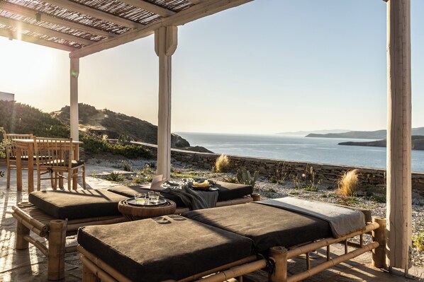 Premium Suite | Premium bedding, soundproofing, free WiFi, bed sheets - Stimata (Kithnos)