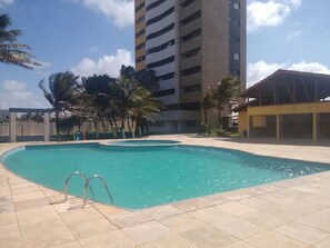 Outdoor pool - Apartamento 2 suítes lindo e vista mar (Fortaleza)