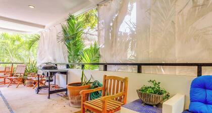 Pool Stay | Balcony | BBQ | Near Beach & Downtown