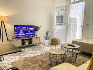 Smart TV, Netflix, streaming services