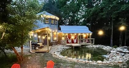 Unique OASIS - Silo Barn - Swim Pond- 5 Miles Trails - Farm Animals - Waterfall