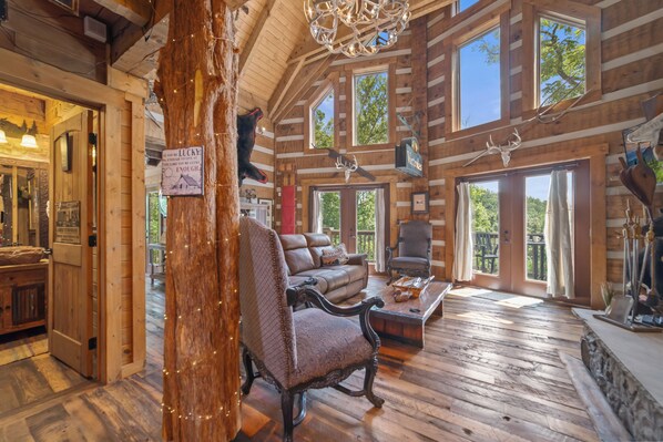 Interior - Mountain Log Cabin-Private Dock-Fire-Pit-Amazing View-Hot Tub-Game Room-Sauna! (Dandridge)