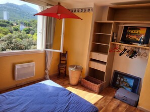 2 chambres, bureau, fer et planche à repasser, Wi-Fi gratuit