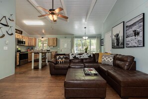 TV connectée, cheminée, jeux vidéo