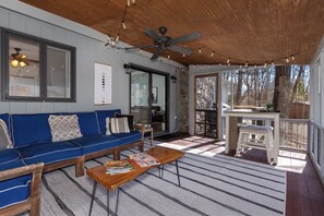 Smart TV, fireplace, DVD player, books