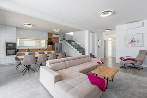 TV, stereo - Villa Melia - a cozy villa with 4 bedrooms and private pool (Kanfanar)