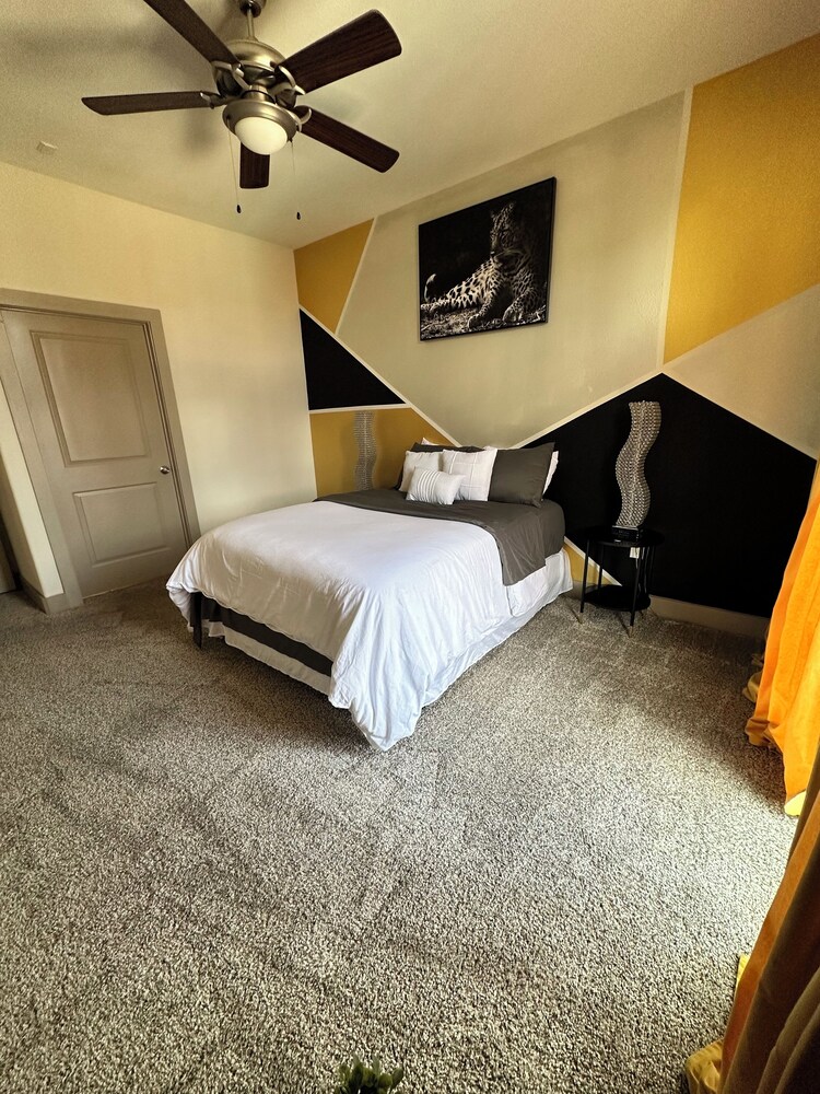 Luxury Condo Minutes from Downtown Houston Vrbo