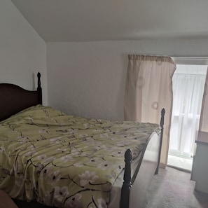 Apartment | 4 bedrooms, iron/ironing board, free WiFi, bed sheets