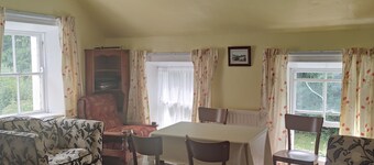 Lovely 4-bed Property in Mullaghbawn