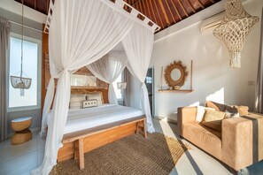 6 bedrooms, in-room safe, desk, free cribs/infant beds - Villa Moana Canggu by Villa Finder (Canggu)