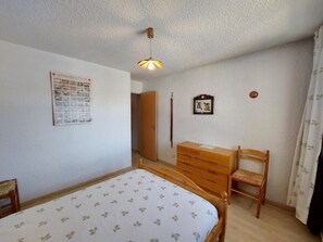 1 bedroom, WiFi - 50m from resort center, 3rd floor, view mountain, balcony, tv, 52m², Les 2 Alpes (Les Deux Alpes)
