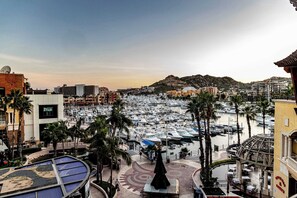 Marina - Groups Favorite @ Cabo Marina | Walk to Bars, Beach & More (Cabo San Lucas)