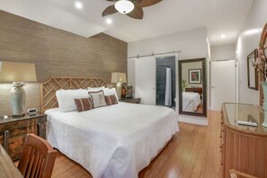 2 bedrooms, desk, iron/ironing board, free WiFi - Lae Nani 536, Oceanfront, Tropical Oasis, Steps to Beach and Town (Kapaa)