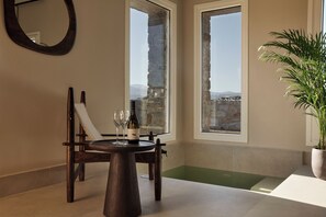 Honeymoon Suite (with indoor jacuzzi) | Jetted tub - Naxian Rhapsody (Naxos)