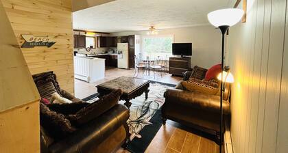 Newly Remodeled home with Class A Trout Stream