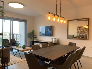 Dining - 3 Bedroom Apartment in Shalem Tower (Jerusalem)