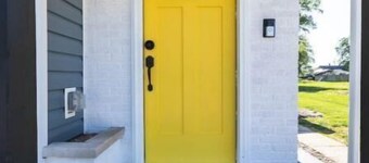 Huge Main Bedroom with En-suite Close proximity to Rose Hulman