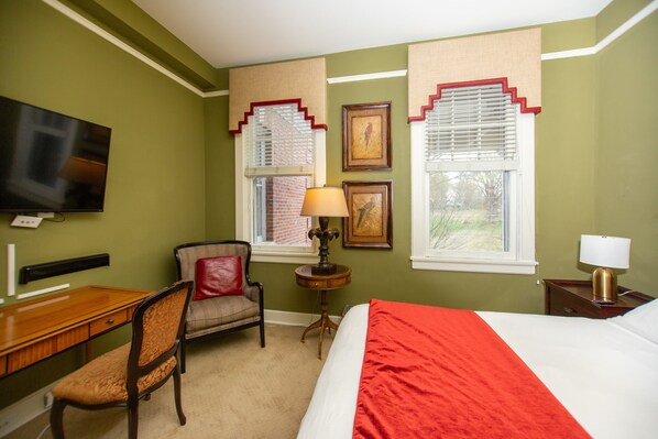 1 bedroom, desk, iron/ironing board, WiFi - Cute Studio in Durham, 5 min to Downtown (Durham)