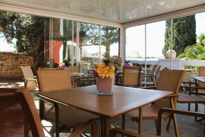 Free daily cooked-to-order breakfast  - The Red Farm Relais & Spa (Iklin)