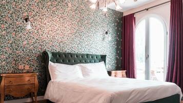 In-room safe, desk, free WiFi, bed sheets