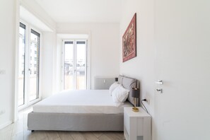 1 bedroom, iron/ironing board, WiFi, bed sheets - Design Apartment - Central Station (Milano)