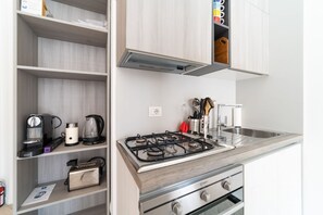 Fridge, microwave, oven, stovetop