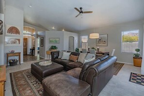 テレビ、書斎 / ワークスペース