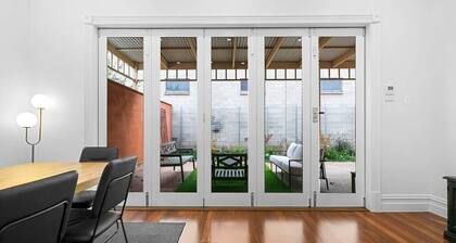 Luxury Stay 5 Mins From CBD - 3Bdrm, 2Bthrm