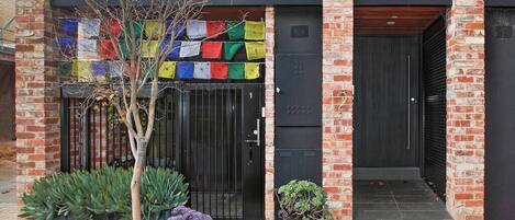 تفاصيل الفندق من الخارج