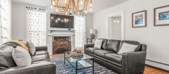 Historic 6-Bed Pet-Friendly Home, Walk to Seaport