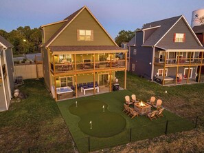 Exterior - Lakeview! Private putting! Hot tub! (Branson)