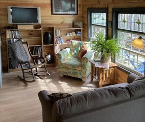 Smart TV - The Pottery Cabin (Leicester)