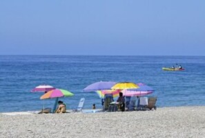 Am Strand, LiegestĂŒhle, StrandtĂŒcher