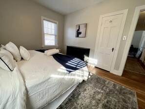 2 habitaciones, escritorio, wifi y ropa de cama