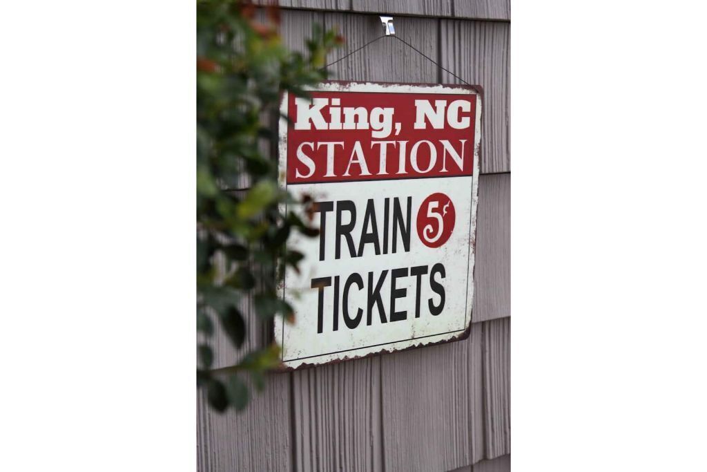 Historic Lodging King NC Near Pilot Mountain