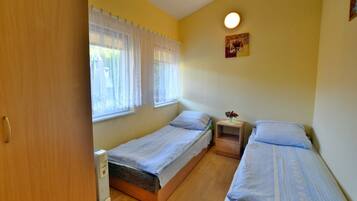 2 quartos, ferros/tábuas de passar roupa, Wi-Fi, roupa de cama